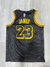 Load image into Gallery viewer, Nike Athletic Top Size Small
