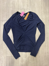 Load image into Gallery viewer, Skims Long Sleeve Top Size Extra Small
