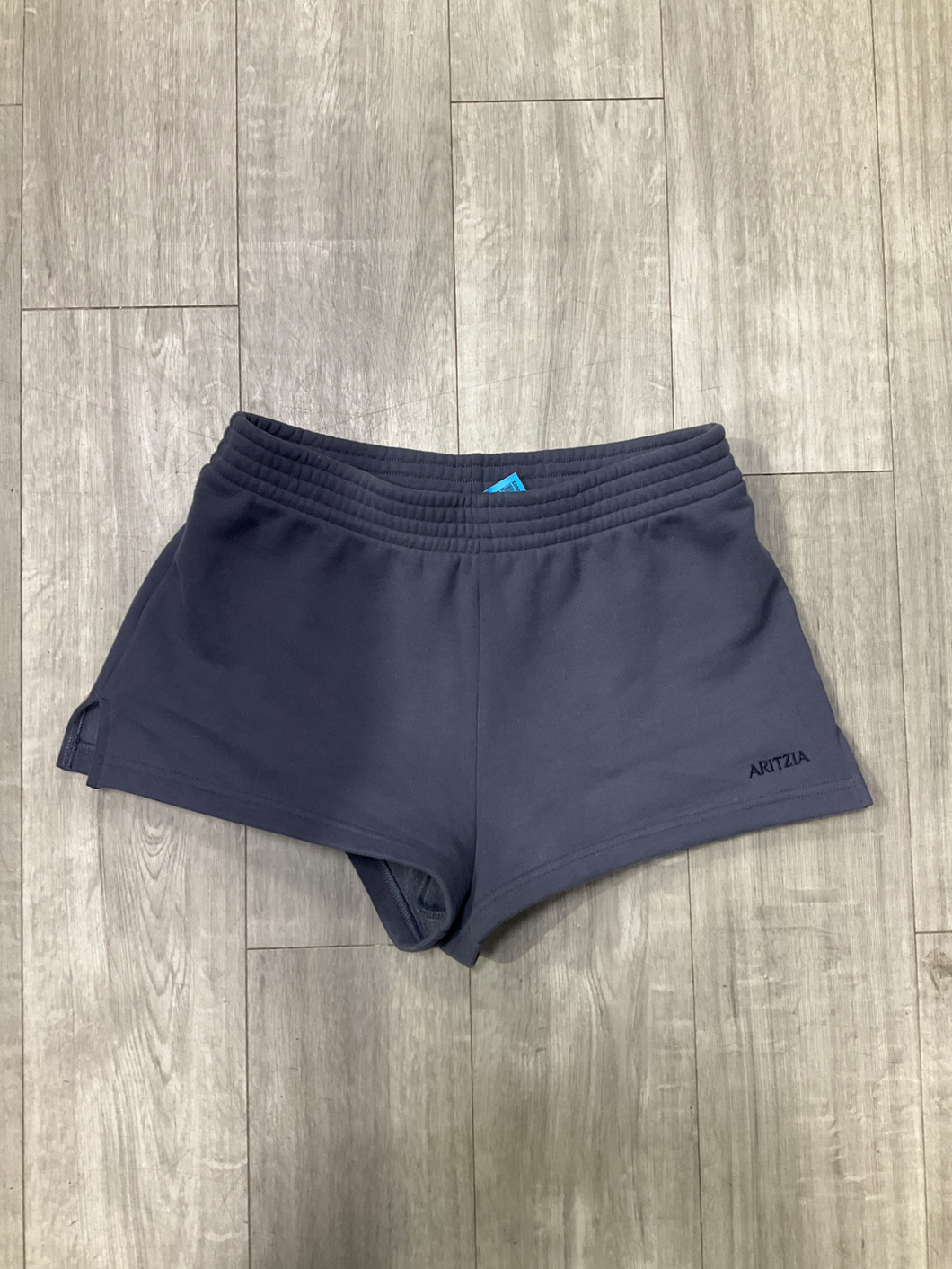 Aritzia Shorts Size Small