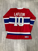 Load image into Gallery viewer, Ccm Athletic Top Size Extra Large
