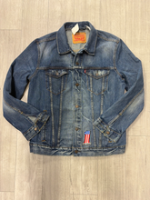 Load image into Gallery viewer, Levi Denim Outerwear Size Extra Large
