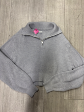Load image into Gallery viewer, Tna Sweater Size Small

