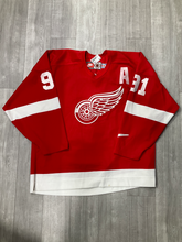 Load image into Gallery viewer, Nike Athletic Top Size XXL
