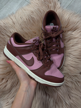 Load image into Gallery viewer, Nike Casual Shoes Womens 8
