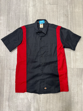 Load image into Gallery viewer, Dickies Short Sleeve Top Size Large
