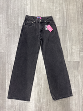 Load image into Gallery viewer, Edikted Denim Size 1 (25)
