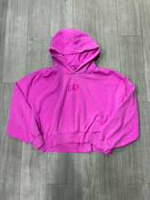 Load image into Gallery viewer, Gap Sweatshirt Size Medium
