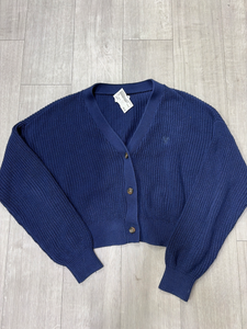 Tna Sweater Size Small – Plato's Closet Mississauga