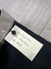 Load image into Gallery viewer, Abercrombie &amp; Fitch Khakis Size 0 (24)
