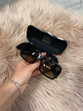 Load image into Gallery viewer, Burberry Sunglasess
