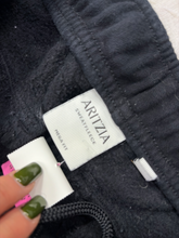 Load image into Gallery viewer, Aritzia Khakis Size Extra Small
