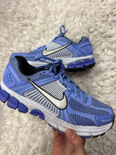 Load image into Gallery viewer, Nike Casual Shoes Womens 8
