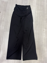 Load image into Gallery viewer, Gym Shark Athletic Pants Size Large
