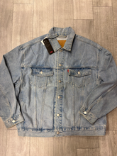 Load image into Gallery viewer, Levi Denim Outerwear Size Large
