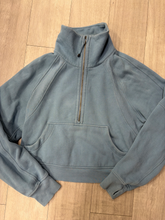 Load image into Gallery viewer, Lululemon Sweatshirt Size Small
