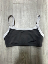 Load image into Gallery viewer, Aritzia Sports Bra Size Small
