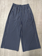 Load image into Gallery viewer, Lululemon Athletic Pants Size Medium
