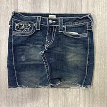 Load image into Gallery viewer, True Religion Short Skirt Size 5/6
