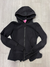 Load image into Gallery viewer, Lululemon Sweatshirt Size Small(4)
