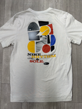 Load image into Gallery viewer, Nike Short Sleeve Top Size Small
