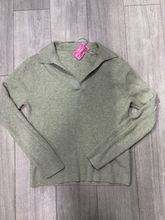 Load image into Gallery viewer, Uniqlo Long Sleeve Top Size Small
