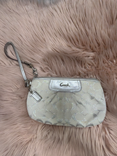 Load image into Gallery viewer, Coach Purse
