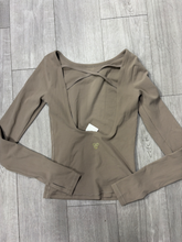 Load image into Gallery viewer, Aritzia Athletic Top Size Extra Extra Small
