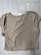 Load image into Gallery viewer, Aritzia Athletic Top Size Large
