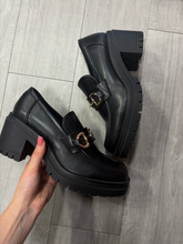 Load image into Gallery viewer, Steve Madden Casual Shoes Womens 8
