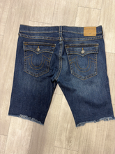 Load image into Gallery viewer, True Religion Shorts Size 40
