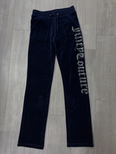 Load image into Gallery viewer, Juicy Couture Khakis Size Extra Small
