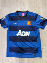 Load image into Gallery viewer, Nike Athletic Top Size Medium

