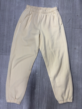 Load image into Gallery viewer, Lululemon Khakis Size Extra Small
