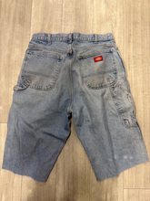 Load image into Gallery viewer, Dickies Shorts Size Large

