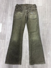 Load image into Gallery viewer, Silver Denim Size 3/4 (27)
