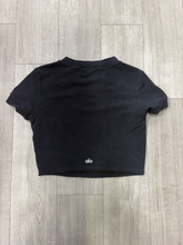 Load image into Gallery viewer, Alo Short Sleeve Top Size Medium
