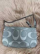 Load image into Gallery viewer, Coach Purse
