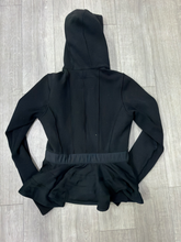 Load image into Gallery viewer, Lululemon Sweatshirt Size Small(4)
