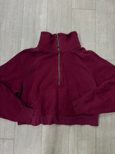 Load image into Gallery viewer, Lululemon Sweatshirt Size Small
