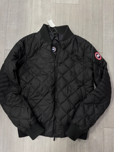 Load image into Gallery viewer, Outerwear Size Medium (canada goose)
