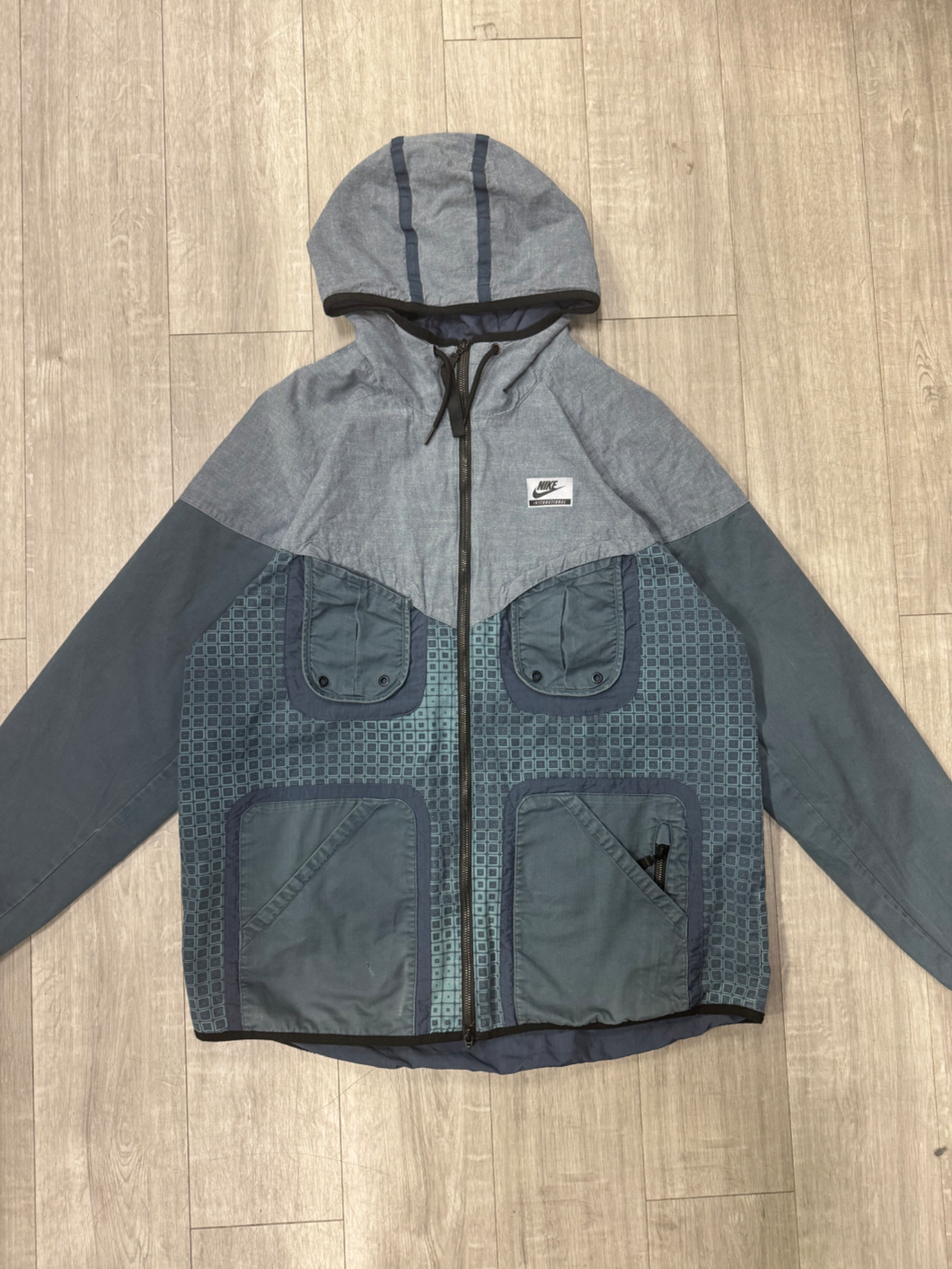 Nike Outerwear Size Large