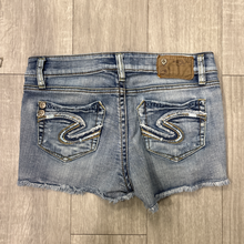 Load image into Gallery viewer, Silver Shorts Size 26
