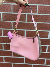 Load image into Gallery viewer, Coach Purse
