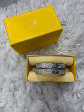 Load image into Gallery viewer, Swariovski Bracelet
