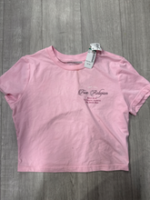 Load image into Gallery viewer, True Religion Short Sleeve Top Size Medium
