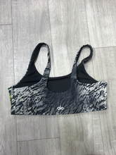 Load image into Gallery viewer, Alo Sports Bra Size Medium
