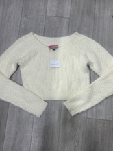 Load image into Gallery viewer, American Eagle Sweater Top Size Medium
