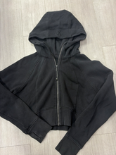 Load image into Gallery viewer, Lululemon Sweatshirt Size Small
